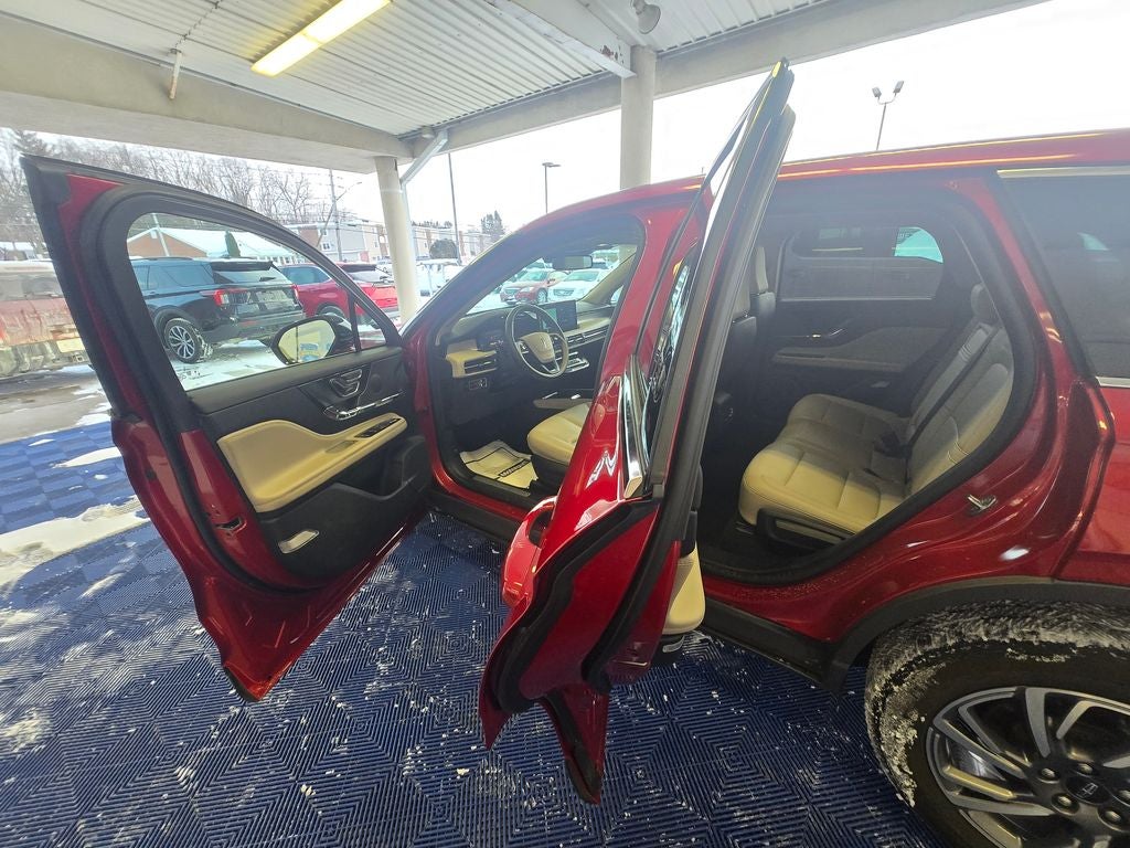 2025 Lincoln Corsair Premiere