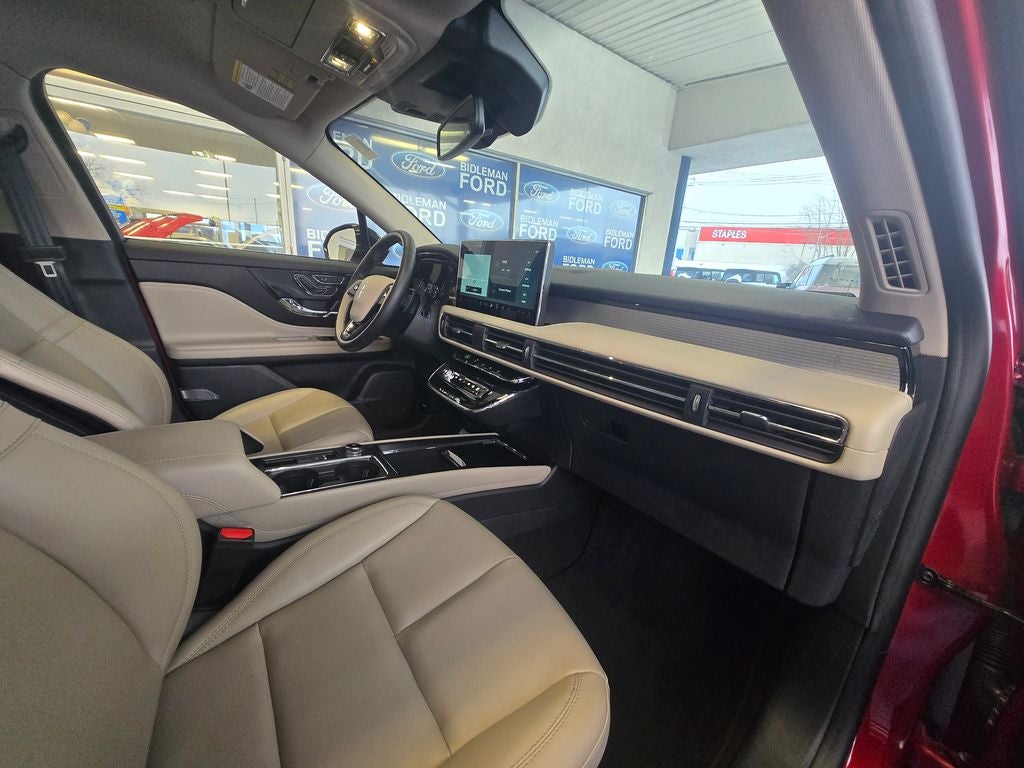 2025 Lincoln Corsair Premiere