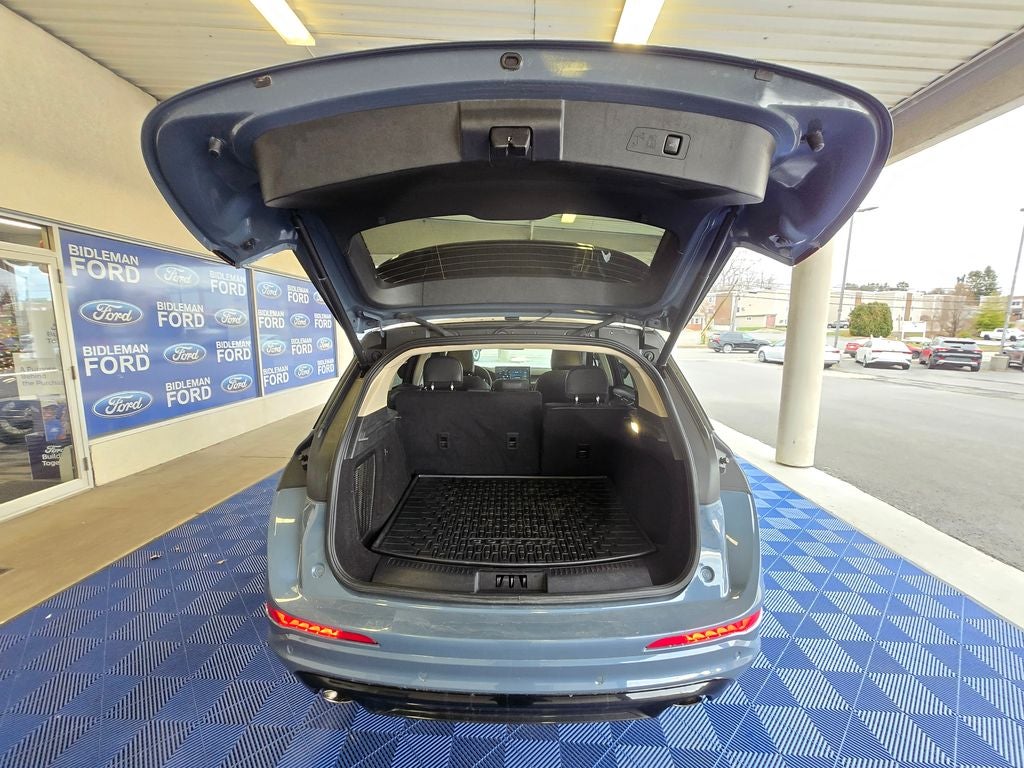 2023 Lincoln Corsair Standard Jet Edition