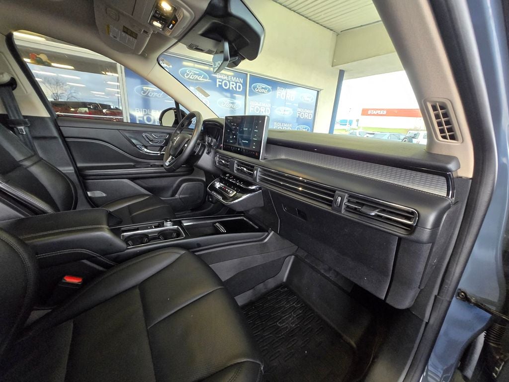 2023 Lincoln Corsair Standard Jet Edition