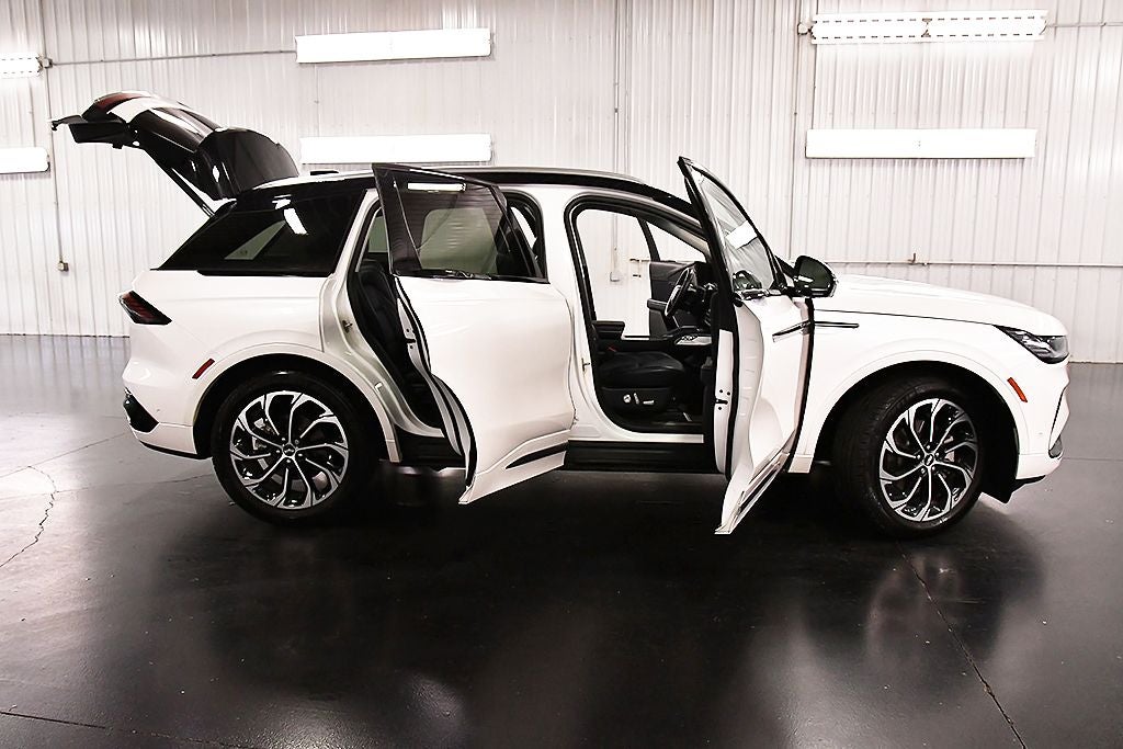 2024 Lincoln Nautilus Reserve