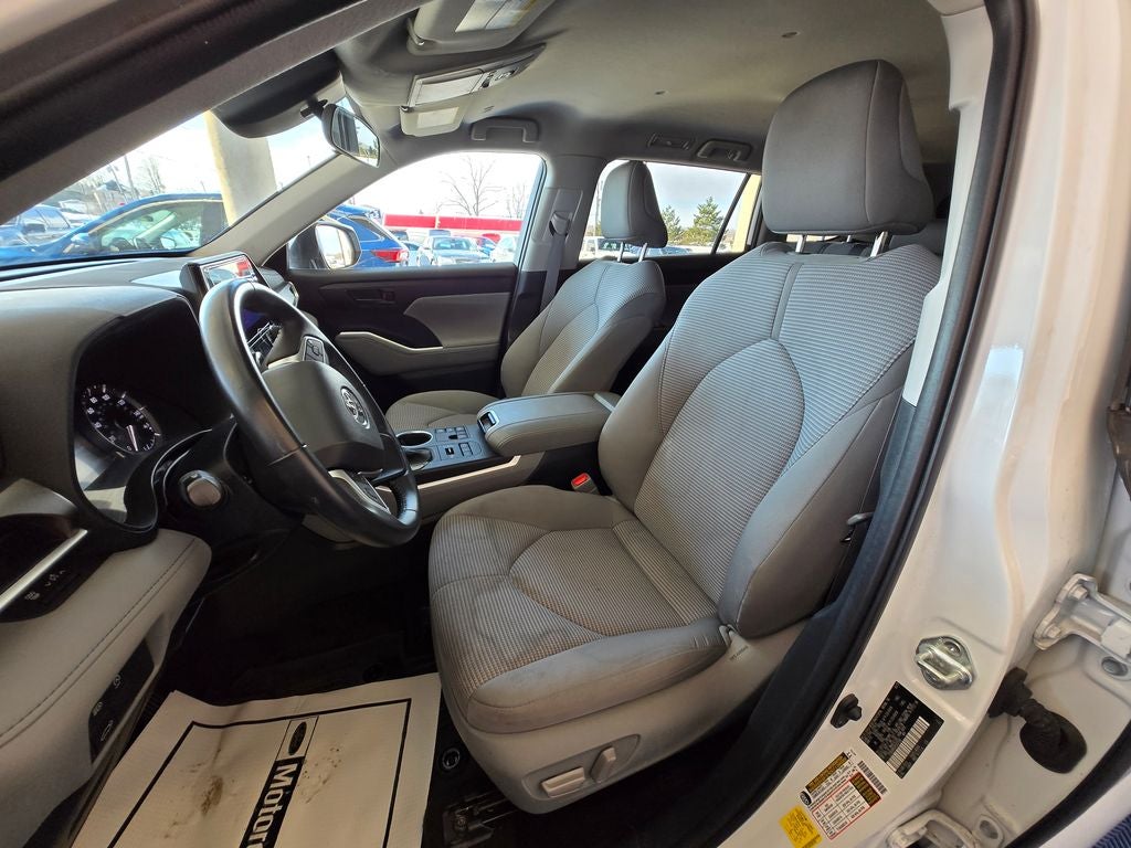 2023 Toyota Highlander LE