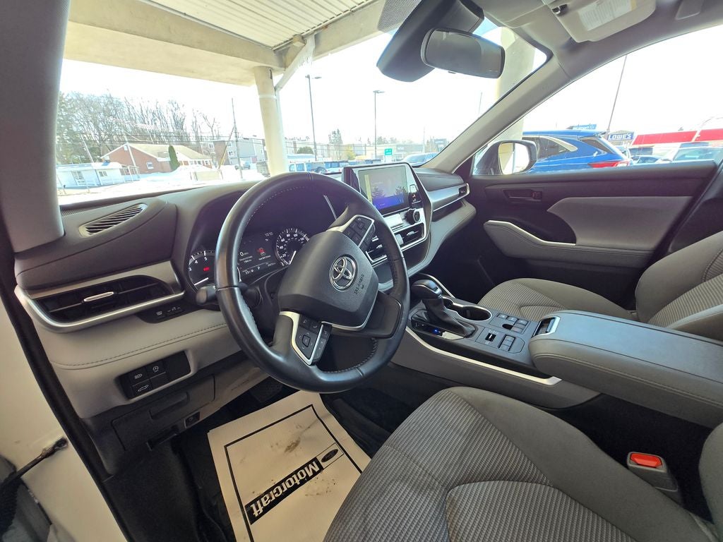 2023 Toyota Highlander LE