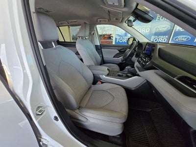 2023 Toyota Highlander LE