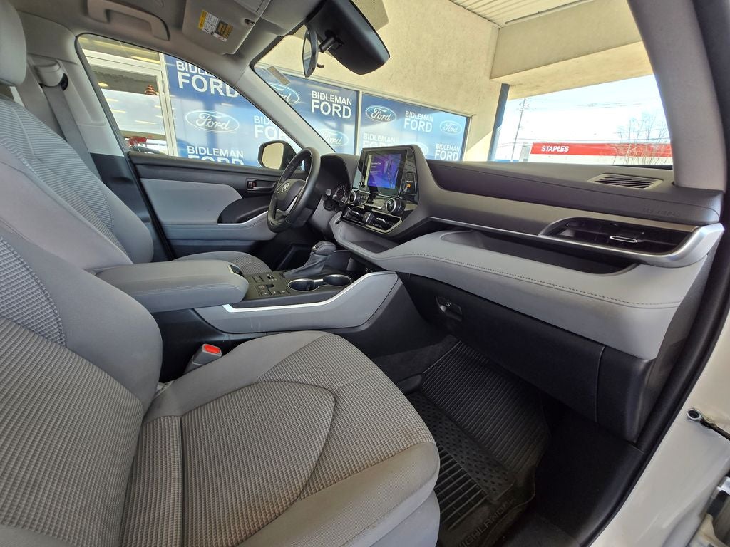 2023 Toyota Highlander LE