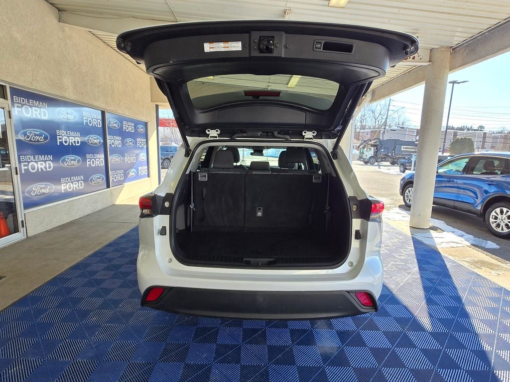 2023 Toyota Highlander LE