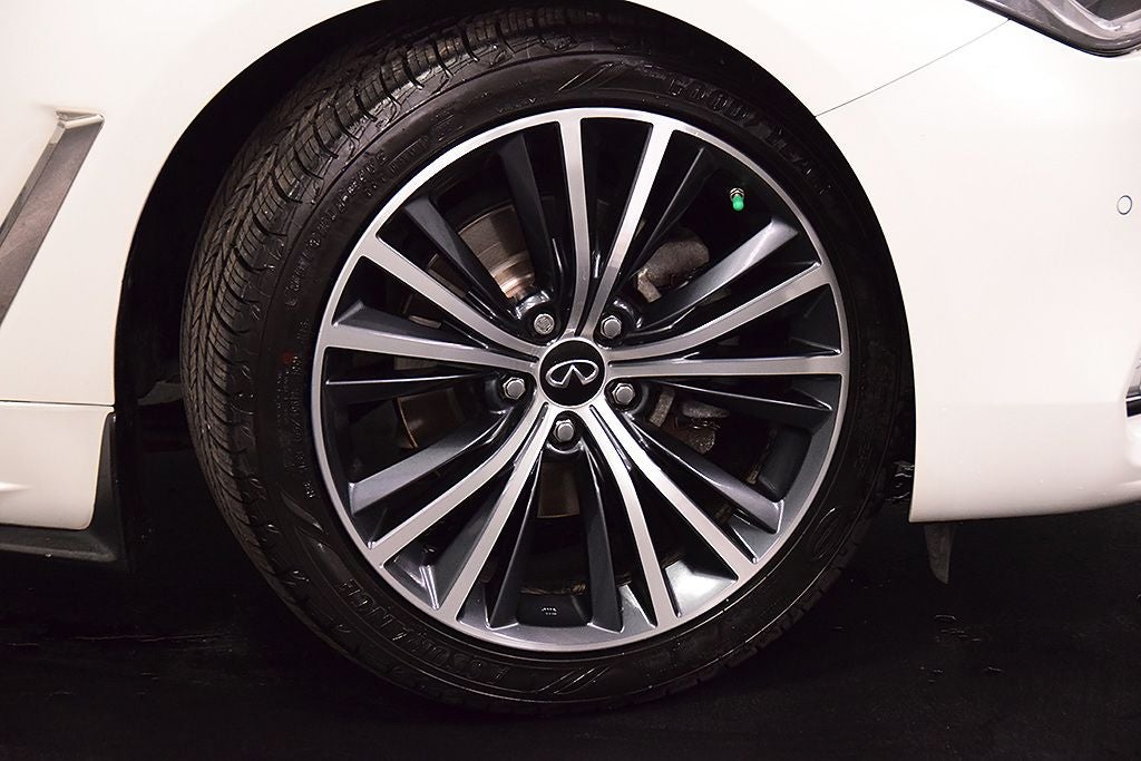 2022 INFINITI Q60 LUXE