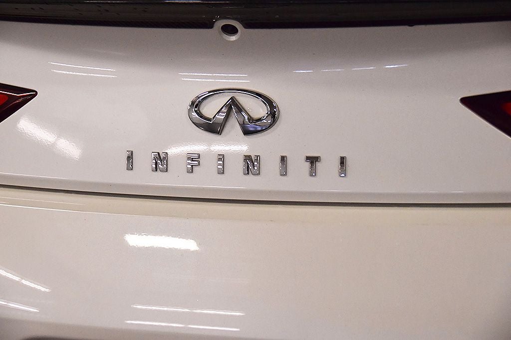 2022 INFINITI Q60 LUXE