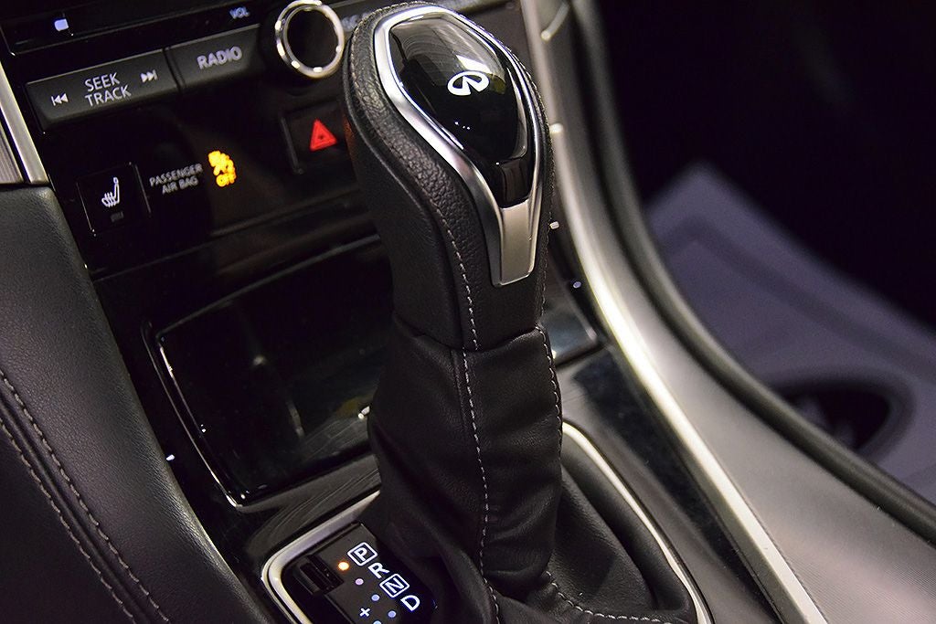 2022 INFINITI Q60 LUXE