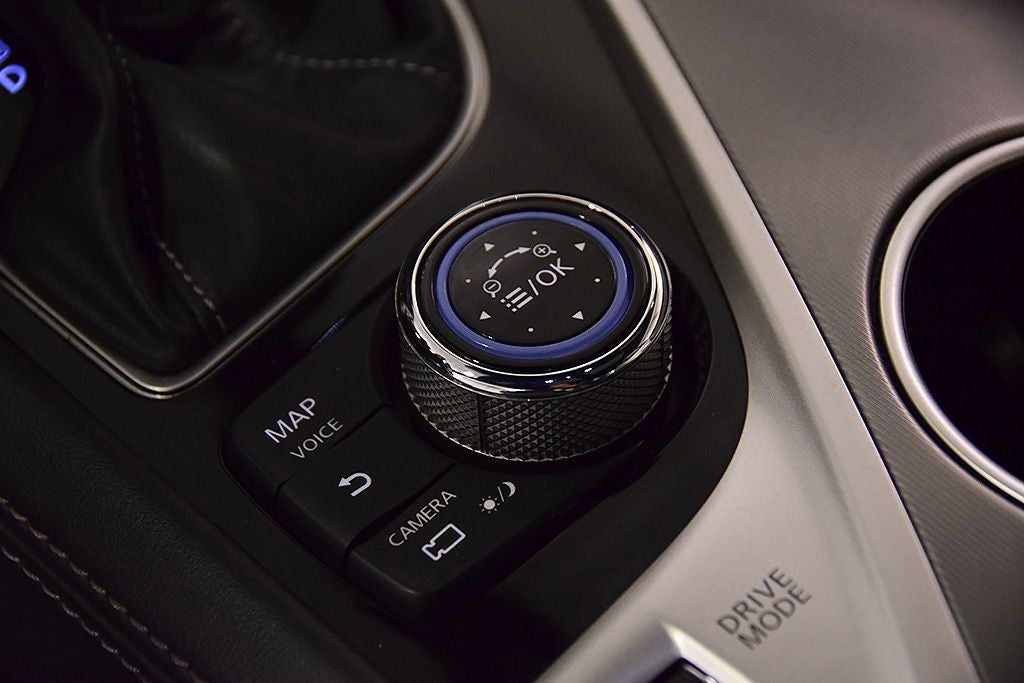 2022 INFINITI Q60 LUXE