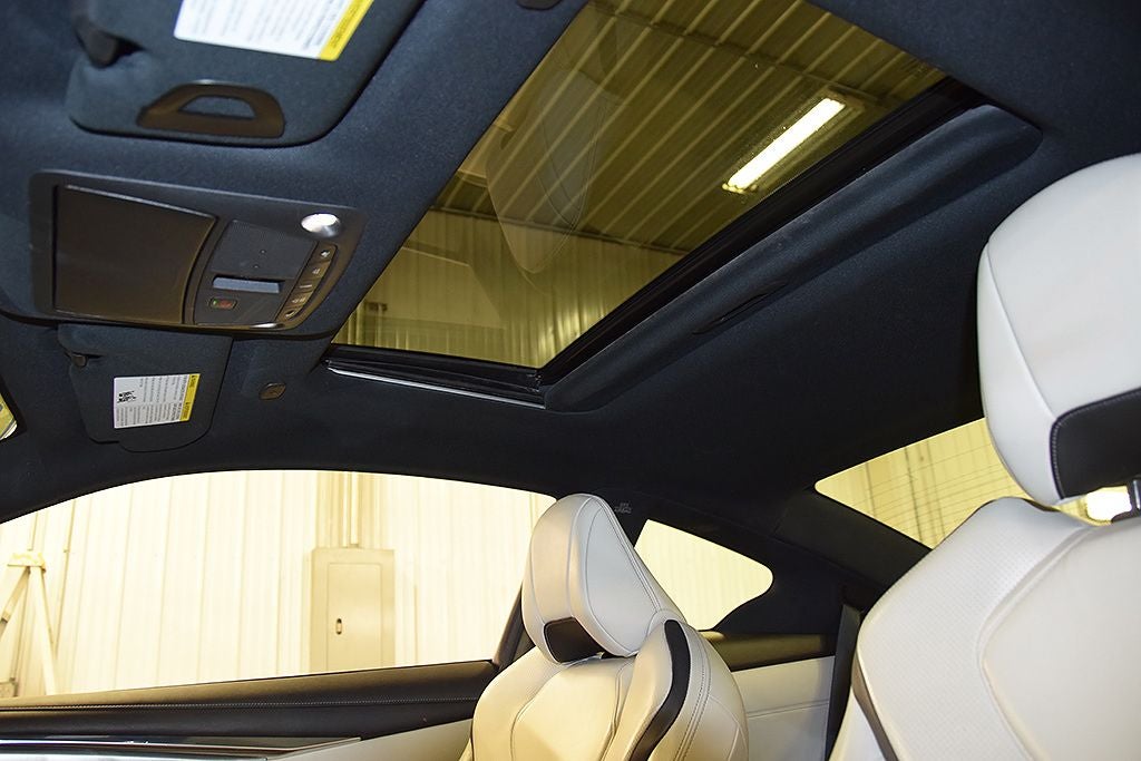 2022 INFINITI Q60 LUXE