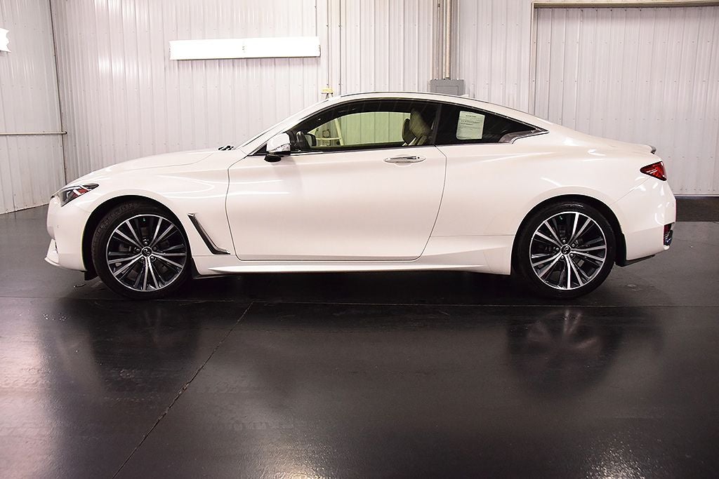 2022 INFINITI Q60 LUXE