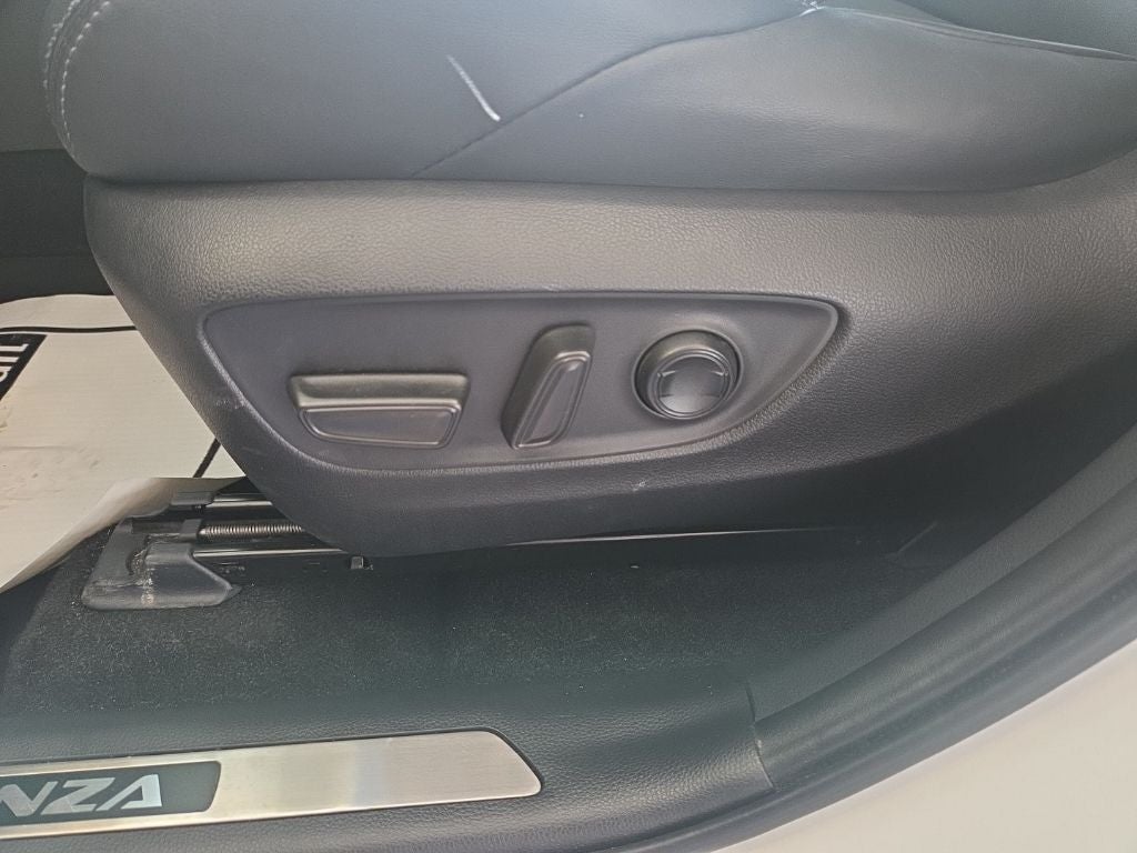 2023 Toyota Venza XLE