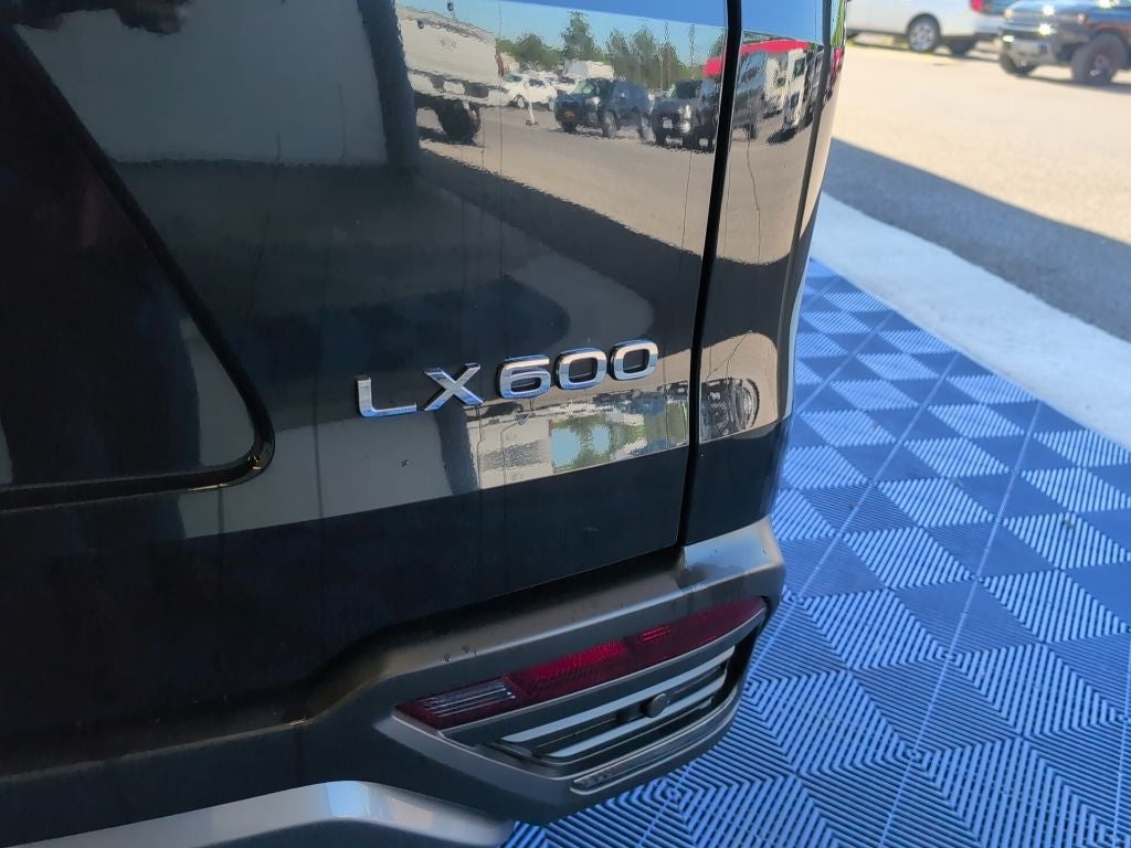 2024 Lexus LX 600 Luxury
