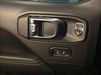 2025 Jeep Wrangler Sahara V6