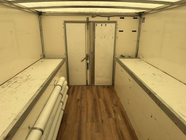 2022 Ford E-350SD Base Cutaway