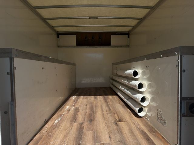 2022 Ford E-350SD Base Cutaway