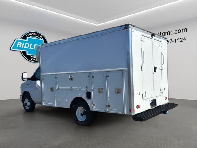 2022 Ford E-350SD Base Cutaway