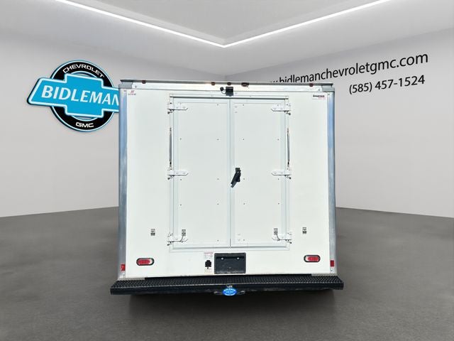 2022 Ford E-350SD Base Cutaway
