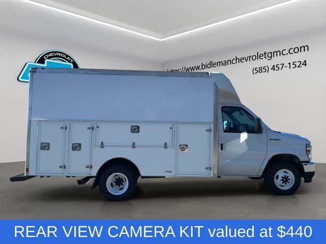 2022 Ford E-350SD Base Cutaway