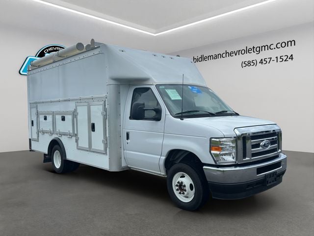 2024 Ford E-450SD Base