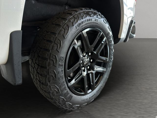 2021 Chevrolet Silverado 1500 LT Trail Boss Dark Essentials