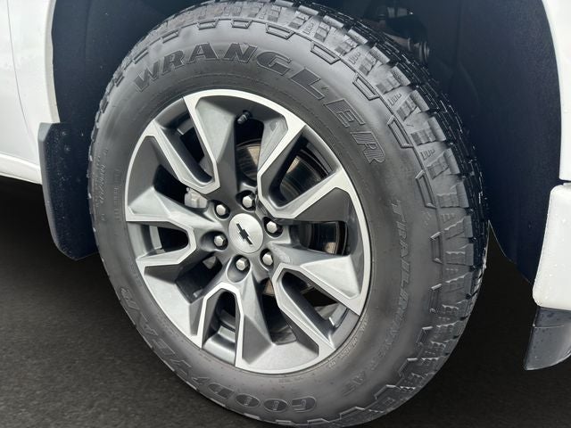 2023 Chevrolet Silverado 1500 RST Dark Essentials Z71