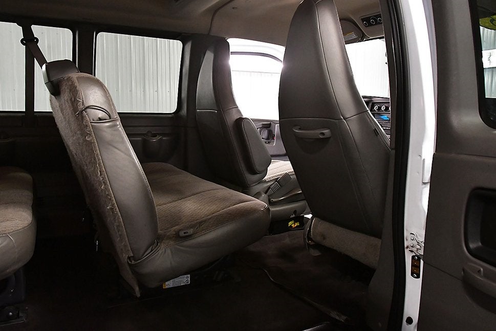 2025 Chevrolet Express 3500 LT Passenger