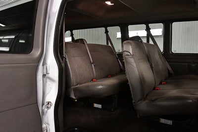 2025 Chevrolet Express 3500 LT Passenger