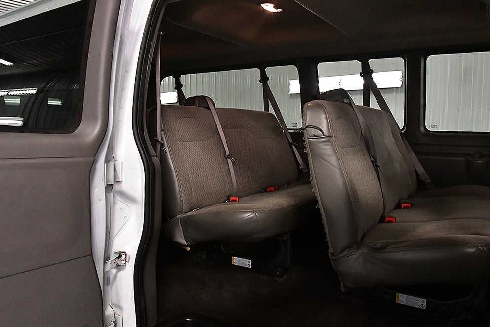 2025 Chevrolet Express 3500 LT Passenger