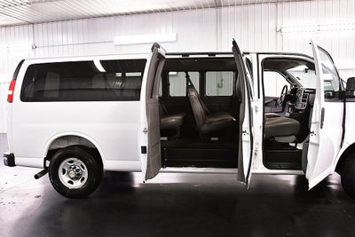 2025 Chevrolet Express 3500 LT Passenger