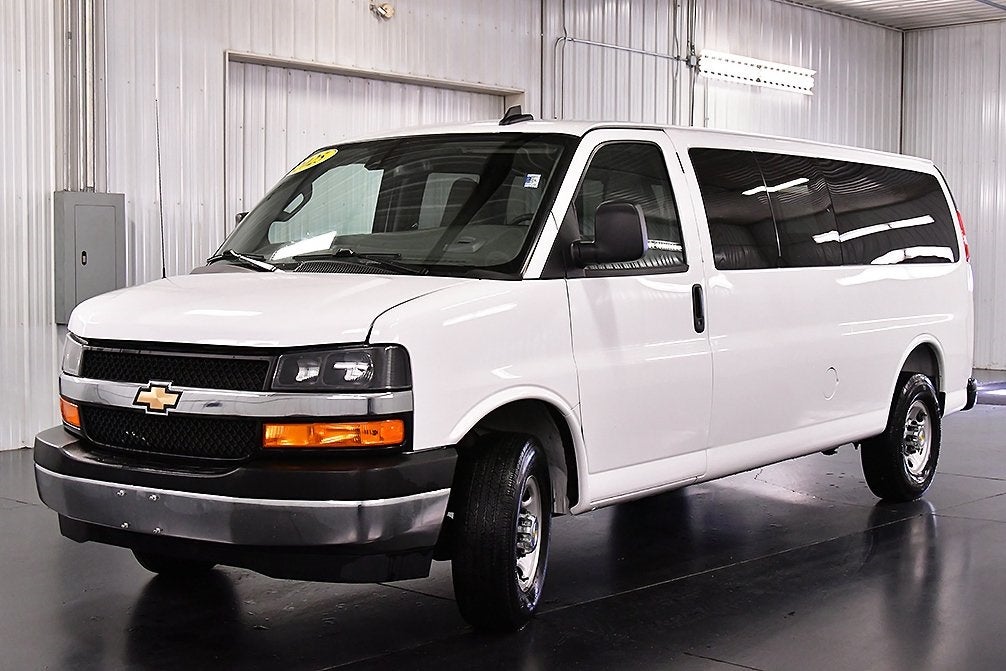 2025 Chevrolet Express 3500 LT Passenger