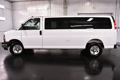2025 Chevrolet Express 3500 LT Passenger
