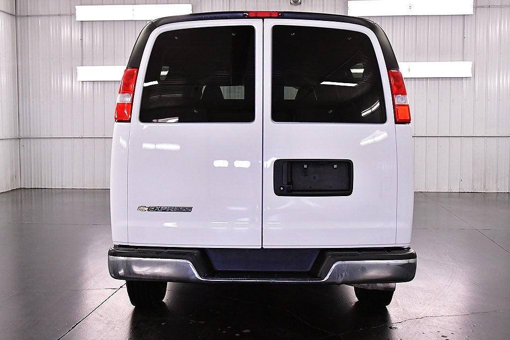 2025 Chevrolet Express 3500 LT Passenger