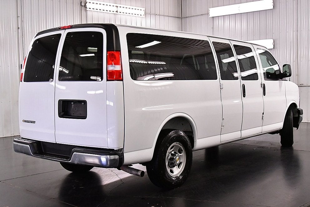 2025 Chevrolet Express 3500 LT Passenger