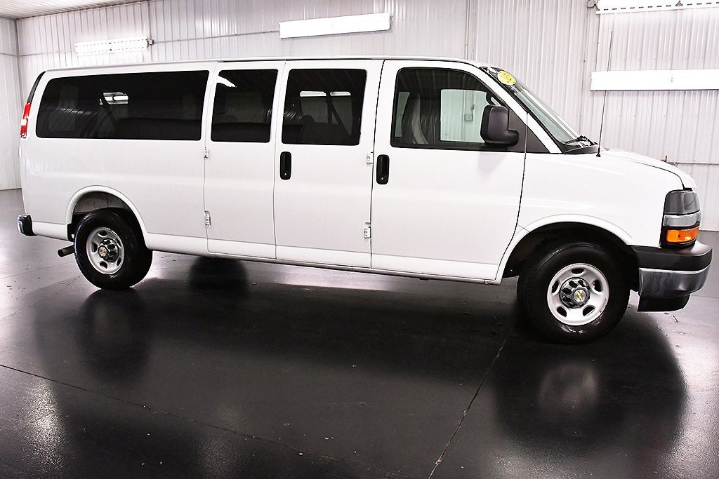 2025 Chevrolet Express 3500 LT Passenger