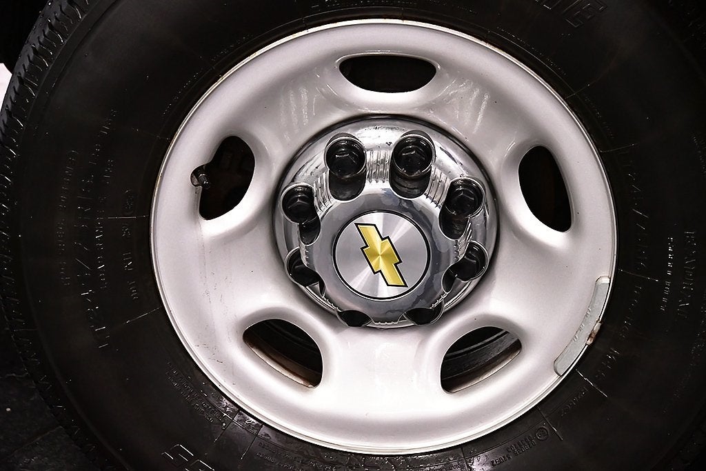 2025 Chevrolet Express 3500 LT Passenger