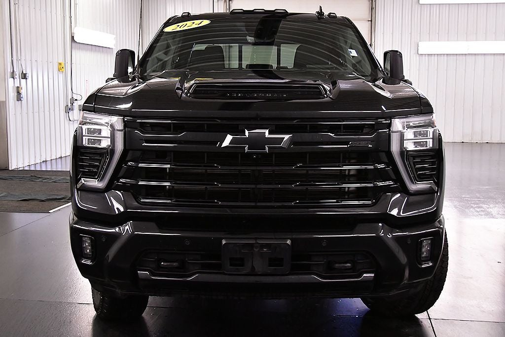 2024 Chevrolet Silverado 2500HD LTZ Midnight Edition