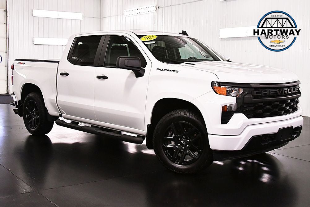 2025 Chevrolet Silverado 1500 Custom Dark Essentials