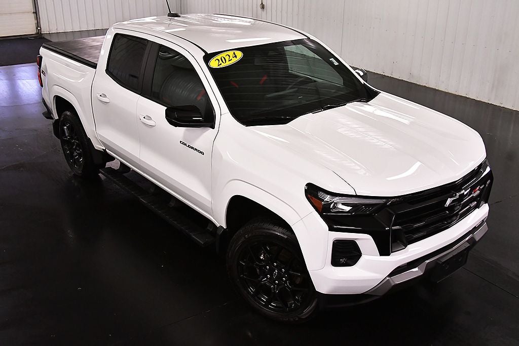 2024 Chevrolet Colorado Z71 Dark Essentials