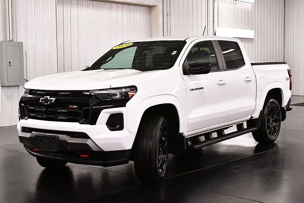 2024 Chevrolet Colorado Z71 Dark Essentials