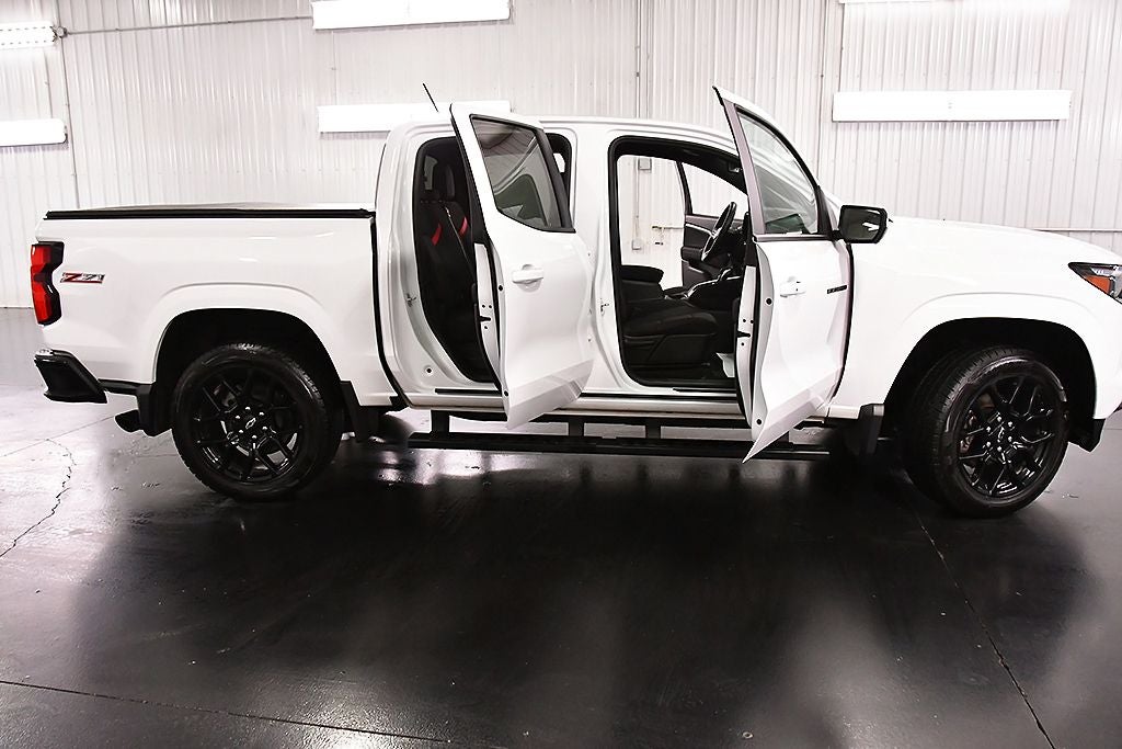 2024 Chevrolet Colorado Z71 Dark Essentials