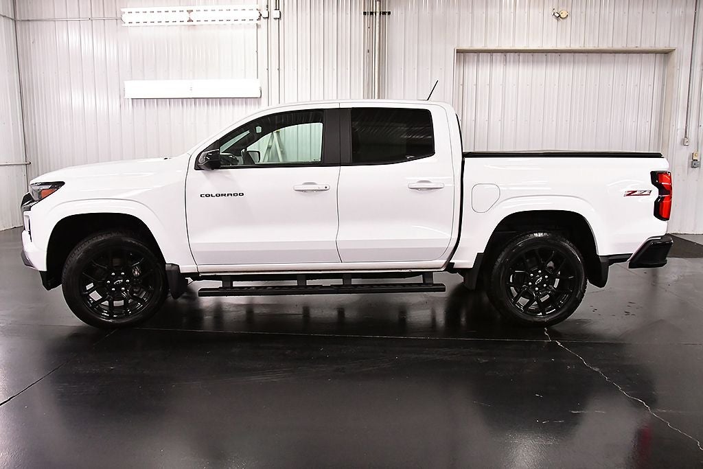 2024 Chevrolet Colorado Z71 Dark Essentials