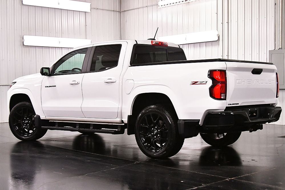 2024 Chevrolet Colorado Z71 Dark Essentials