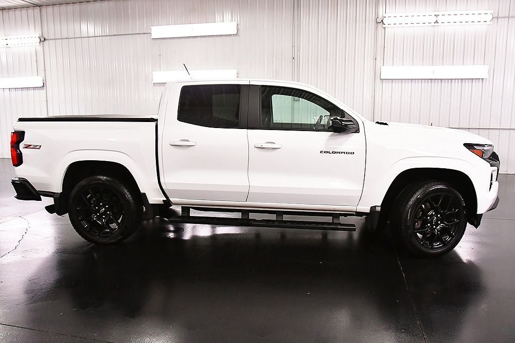2024 Chevrolet Colorado Z71 Dark Essentials