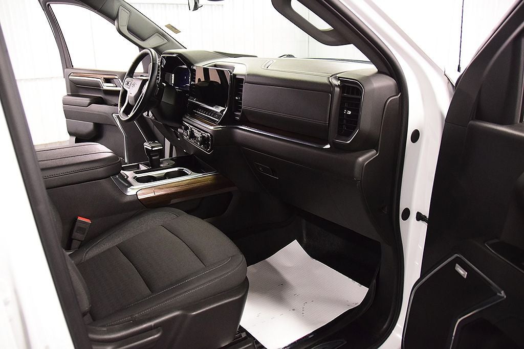2024 Chevrolet Silverado 1500 RST Z71 Dark Essentials