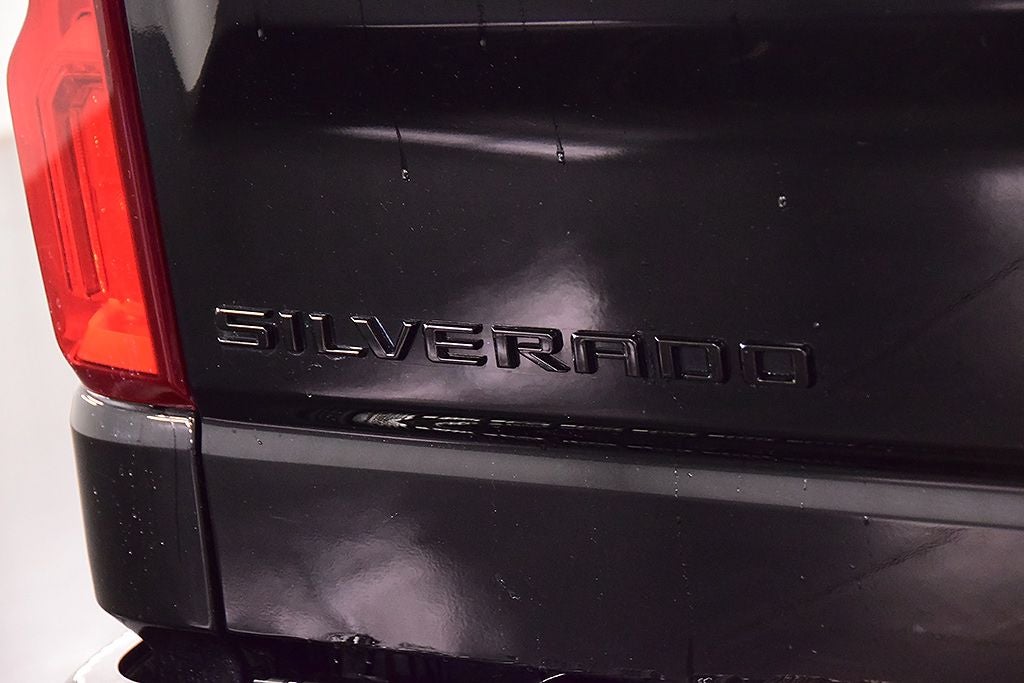 2020 Chevrolet Silverado 1500 High Country Dark Essentials