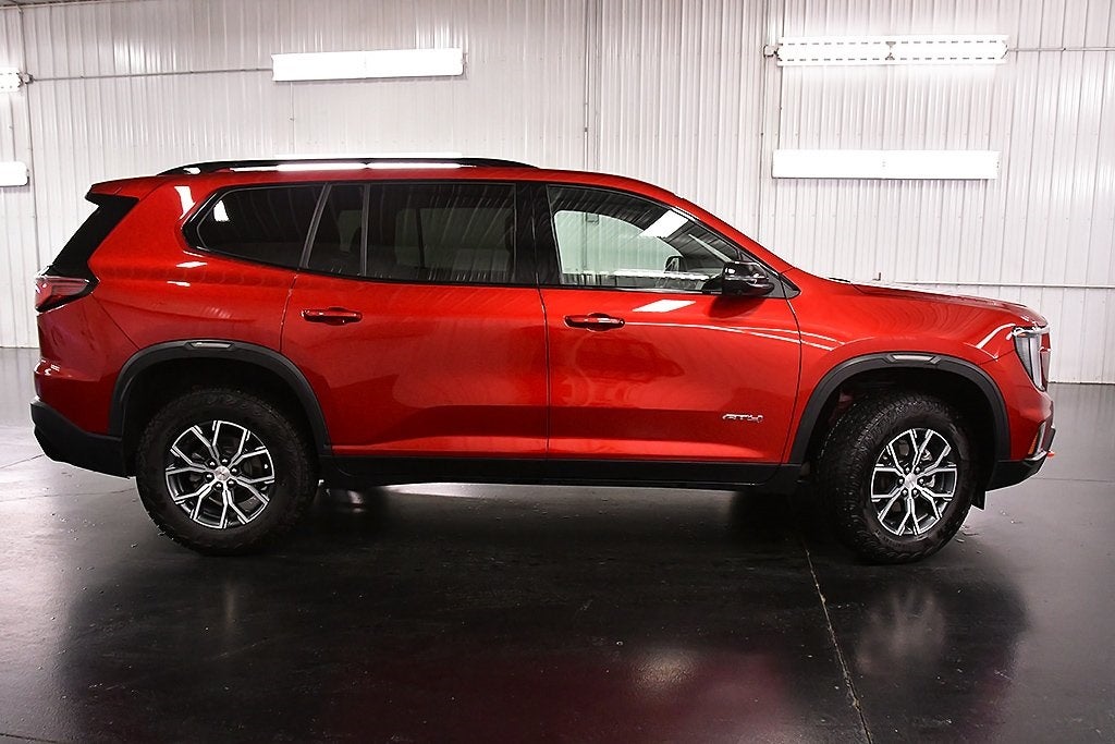 2024 GMC Acadia AT4