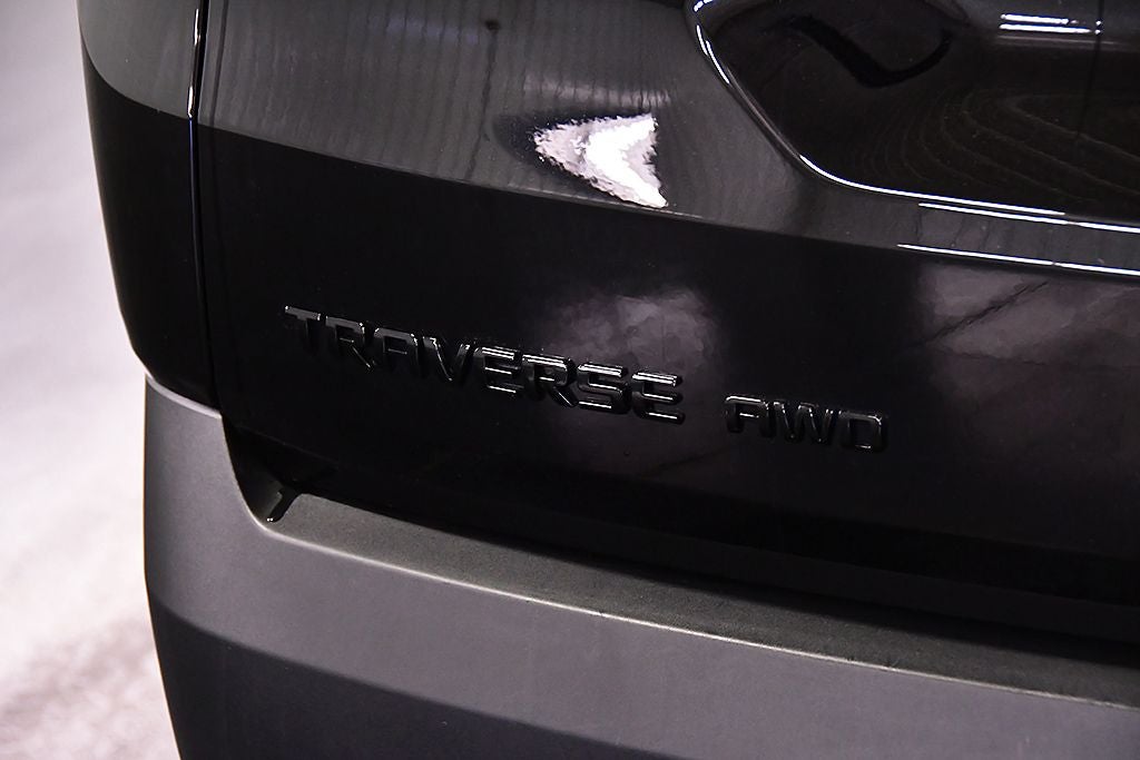 2023 Chevrolet Traverse LS Midnight/Sport Edition