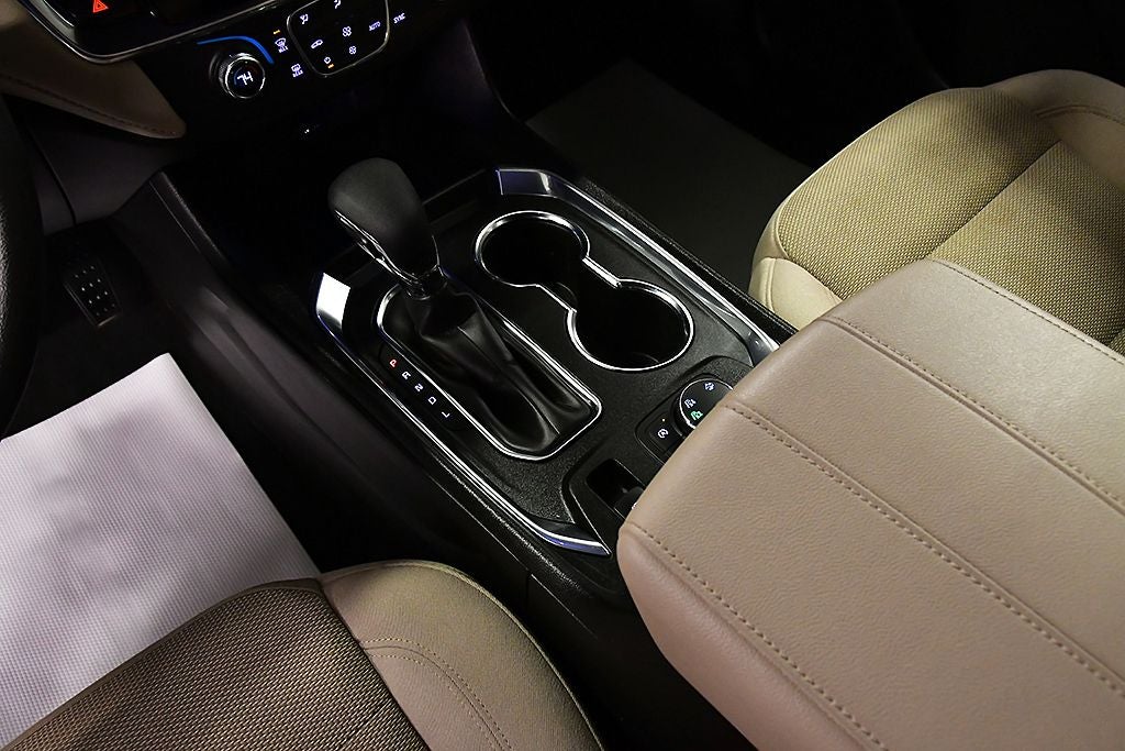 2023 Chevrolet Traverse LS Midnight/Sport Edition